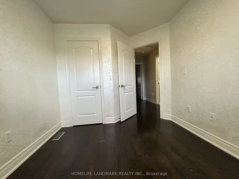 3484 Eglinton Ave W — Photo 24