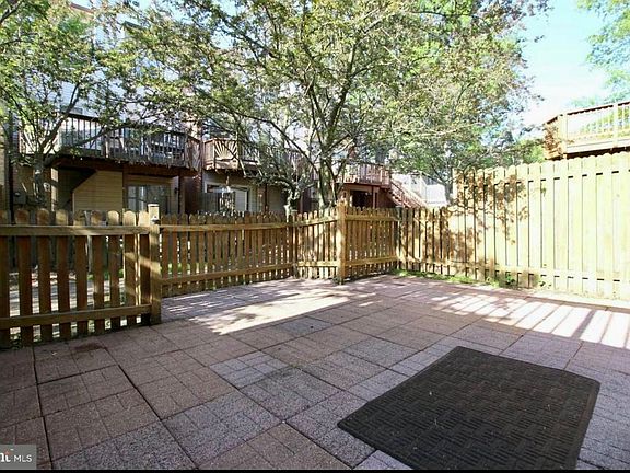 Entry Patio