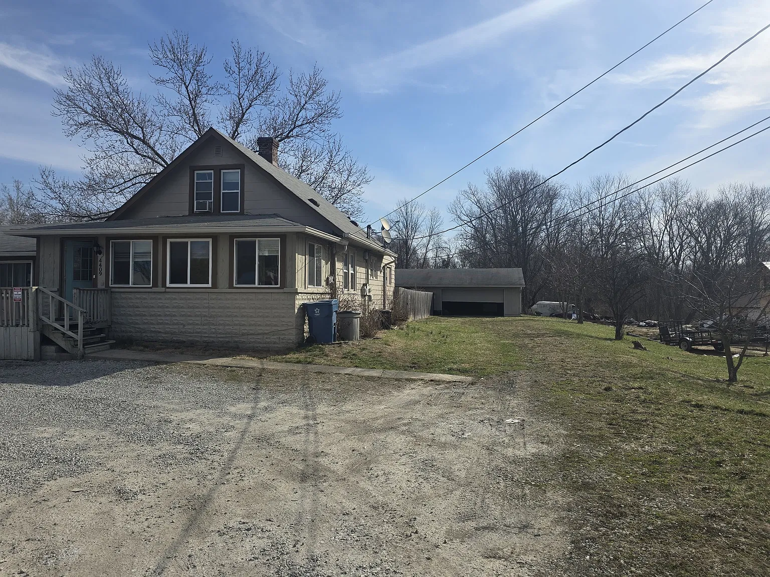 2 bed, 1.5 bath, 1400 sqft, $1,200 — Photo 1