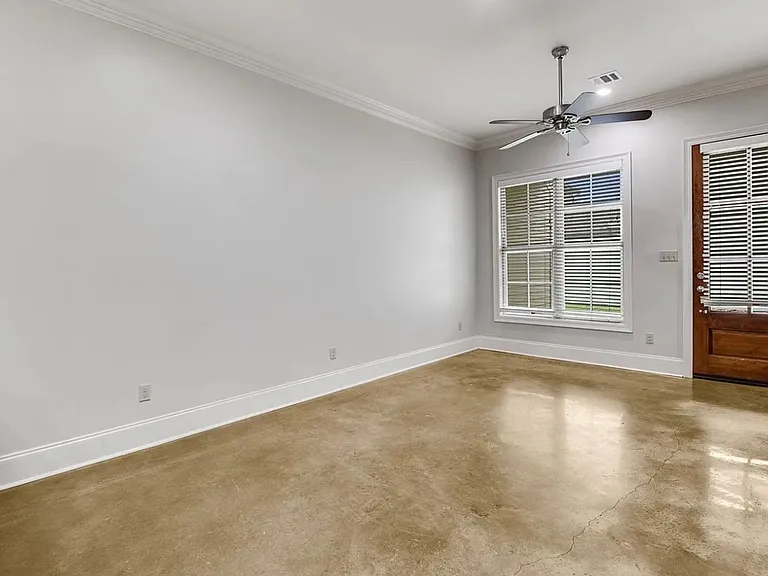 130 Brightwood Dr — Photo 2