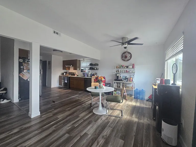 1012 Michelle Ct — Photo 4
