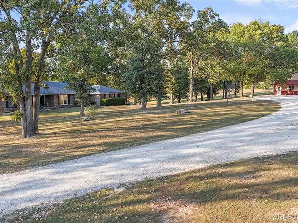 3 Willow Rd, Eldon, MO 65026