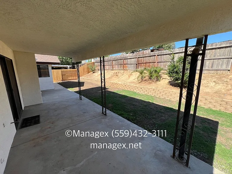 9364 N Archie Ave — Photo 18