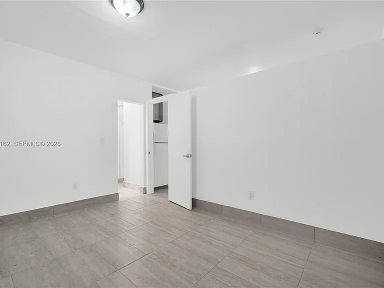 13390 NE 6th Ave #2 — Photo 7