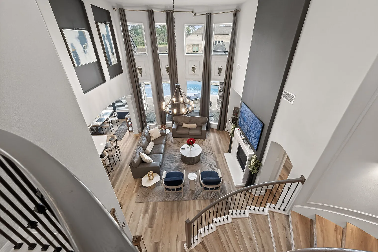 4 bed, 3.0 bath, 3239 sqft, $9,419 — Photo 3
