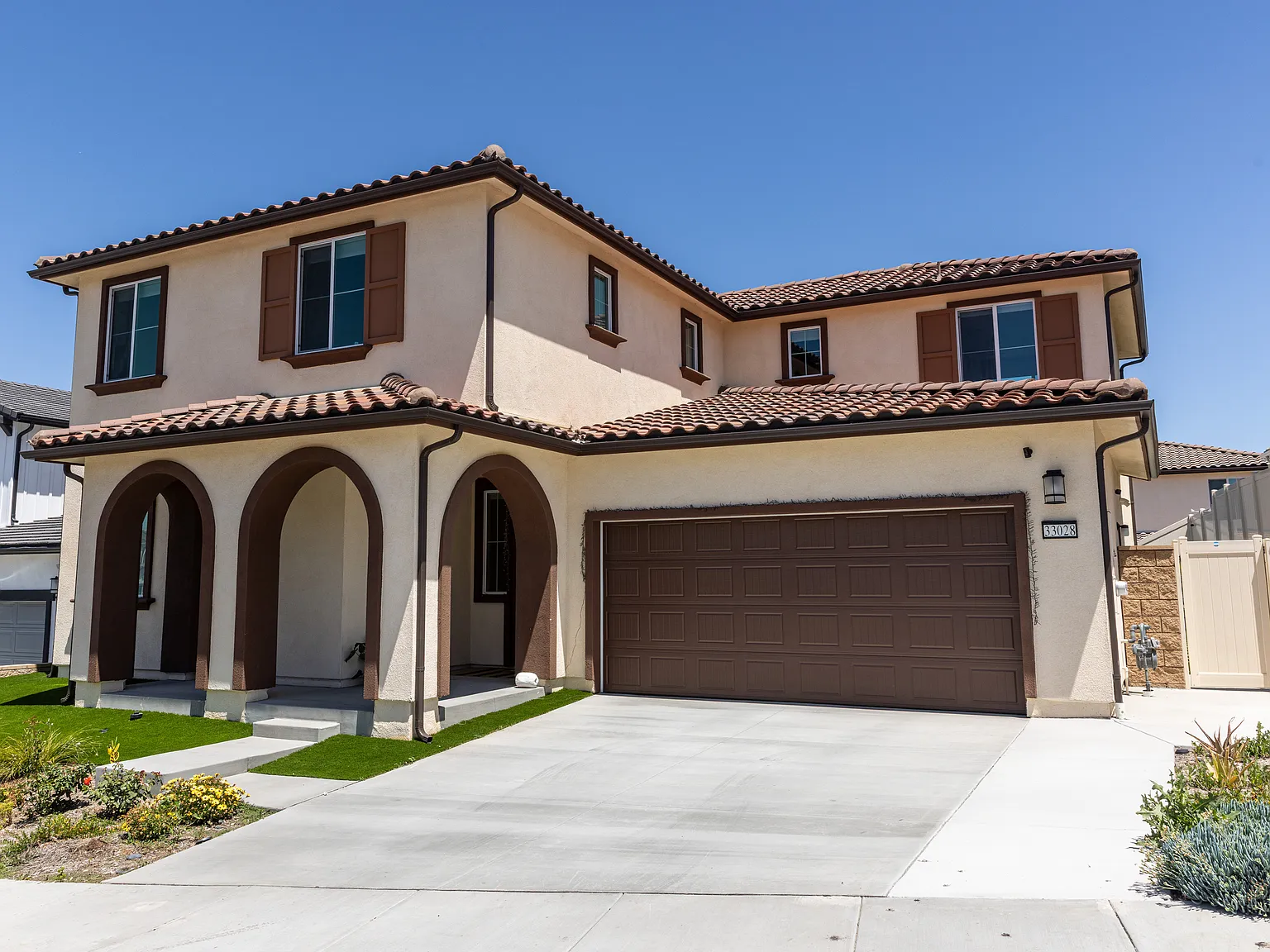 4 bed, 2725 sqft, $3,950 — Photo 2