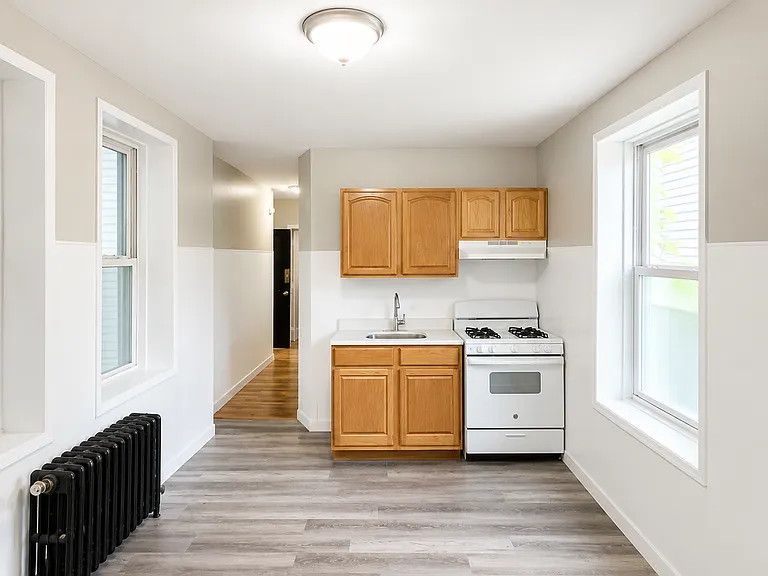 76 N 9th St #1 — Photo 1