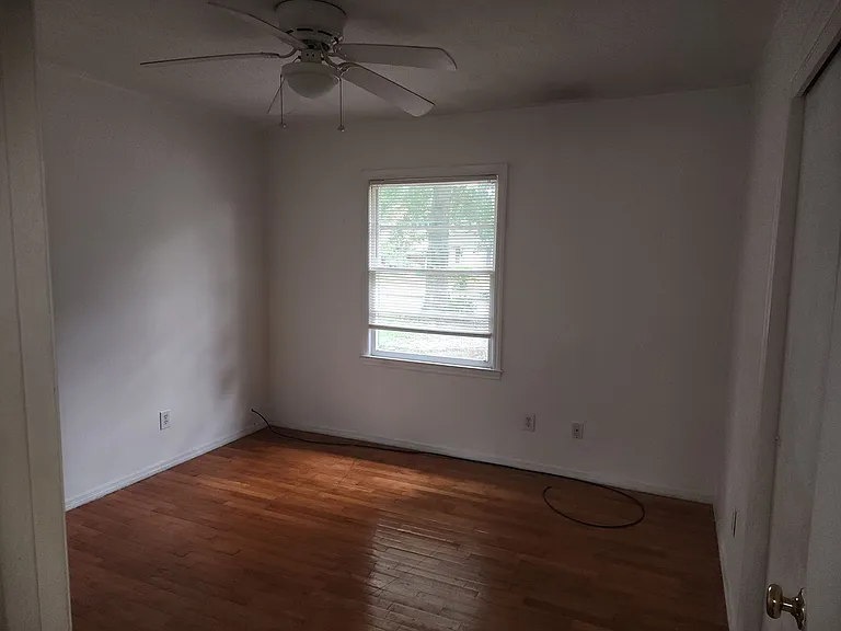 411 Vintage Rd — Photo 19