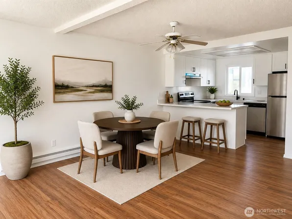 8823 Holly Drive #H204, Everett, WA 98208