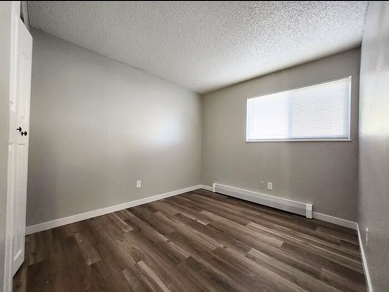 4330 Loomis Ave #2 — Photo 1