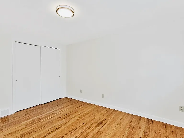 30 Commodore St #B — Photo 3