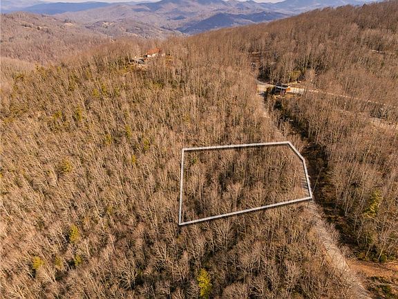 5th image of 1122 Pine Ridge Road