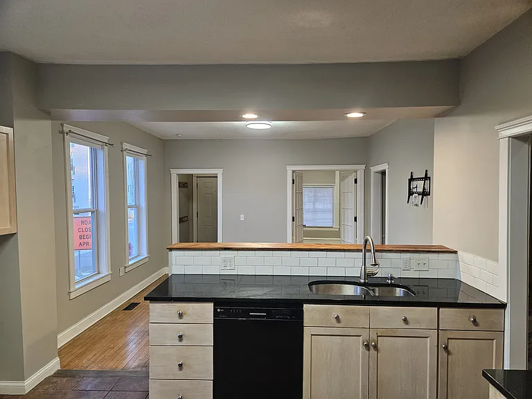 1200 W 28th St — Photo 3