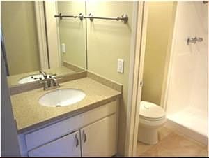 5th image of 1885 Diamond St #314