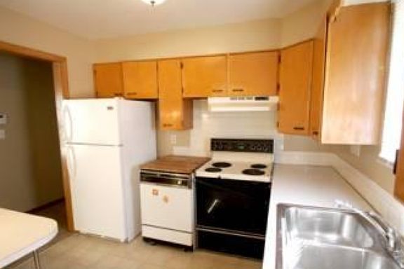 4th image of 11209 E 49th St
