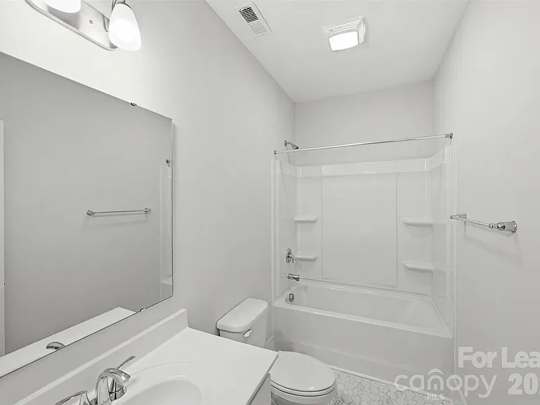 21216 Sanctuary Dr — Photo 15