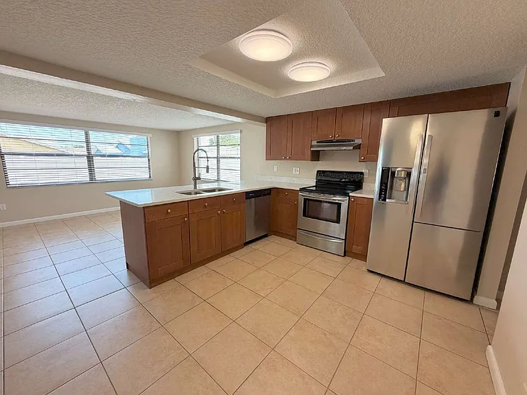 7421 Isle Dr — Photo 17