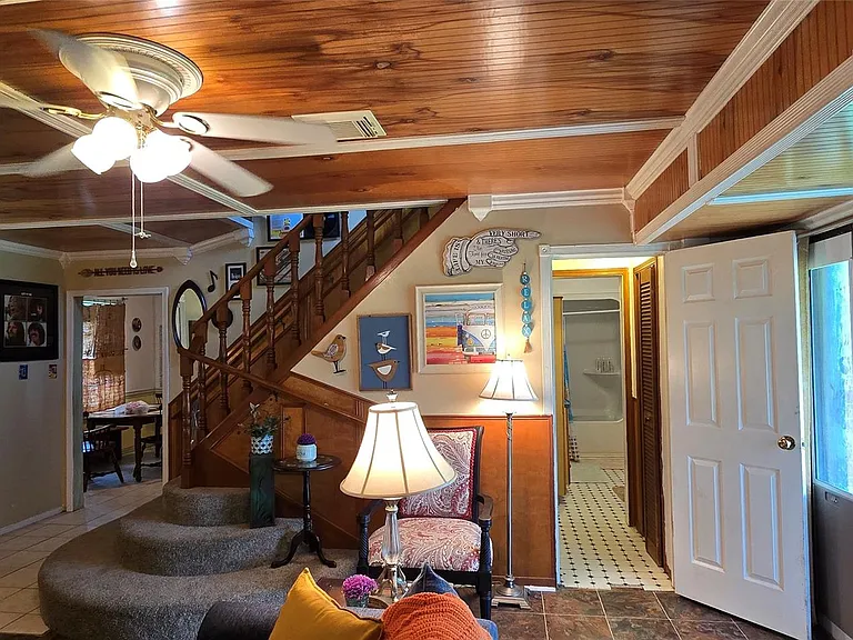 17018 Water Oak Dr — Photo 3