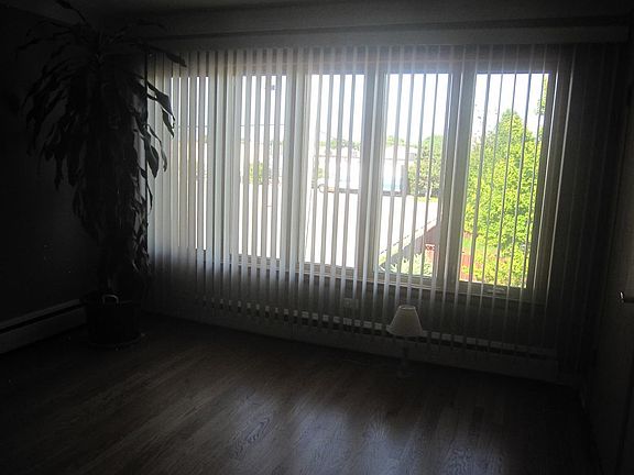 2nd image of 4536 N Nottingham Ave #2