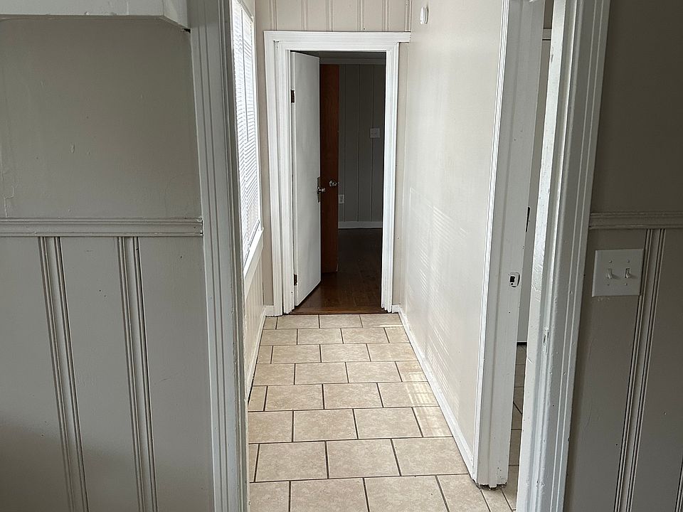 1st image of 1105 Glen Erin St