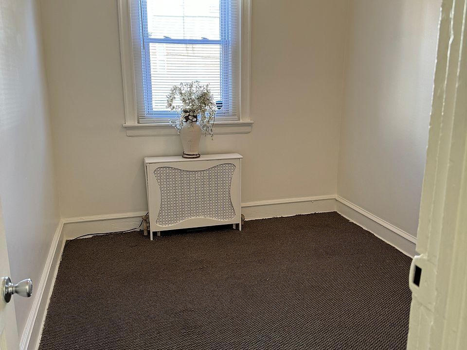 SECOND BEDROOM WITH CLOSET
