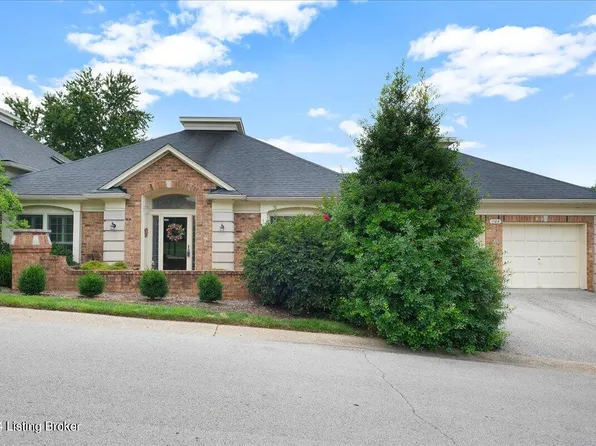 1104 Wellington Pl, Windy Hills, KY 40207