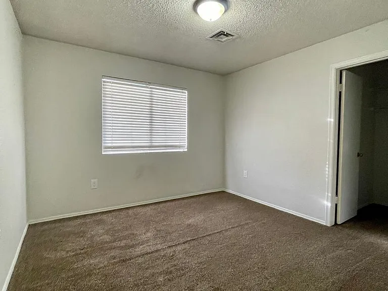 1482 W Elgin St — Photo 12