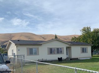 4308 Thorp Rd, Moxee, WA 98936
