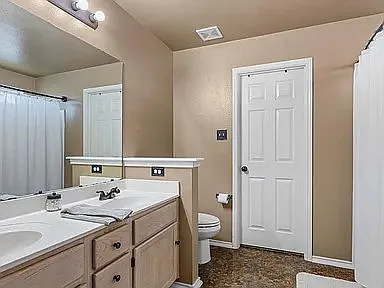 5011 Wood Glen Dr — Photo 8