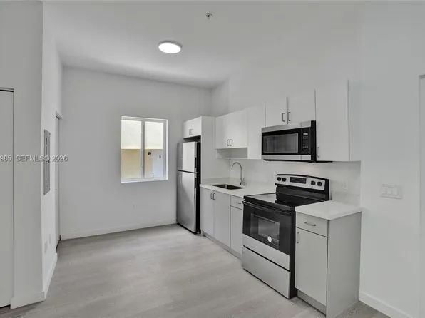 1567 NW 1st St, Miami, FL