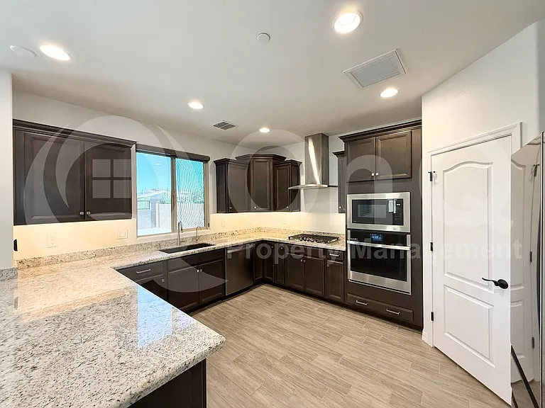 28272 N 132nd Dr — Photo 5