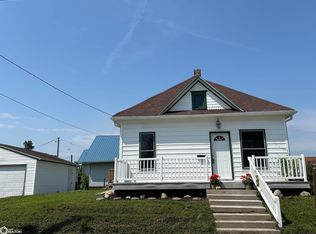 12 N 12th St, Marshalltown, IA 50158