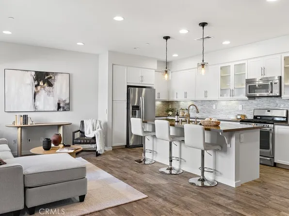 89 Adelfa St, Mission Viejo, CA 92694