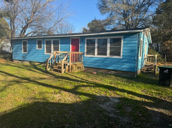 203 NE Railroad Street Ext