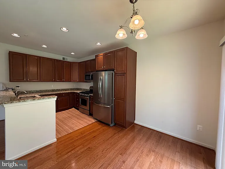 10215 Daventry Dr — Photo 15