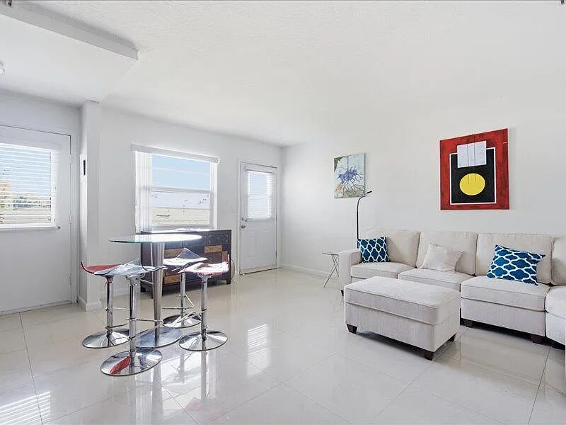 1 bed, 1.0 bath, 590 sqft, $2,500 — Photo 3