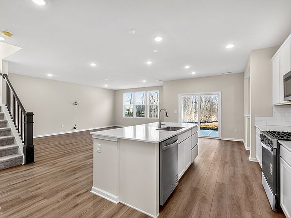 7th image of this home