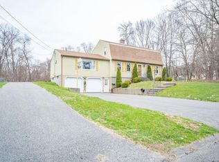 24 Autumn Rd, West Springfield, MA 01089