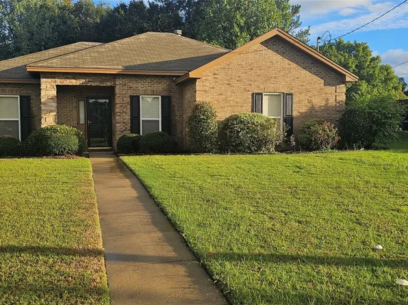 601 Old Camp Dr, Pike Road, AL 36064