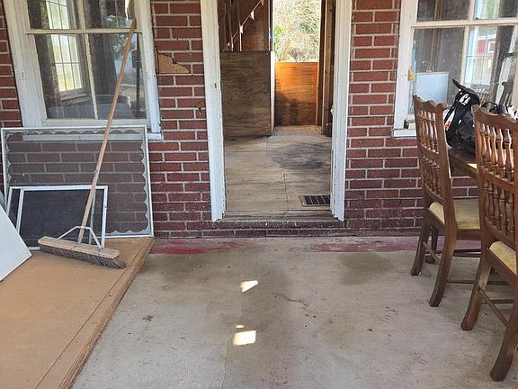 3rd image of 21 Rockville Rd