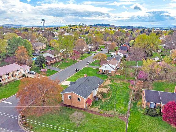 5th image of 1107 Chestnut Dr