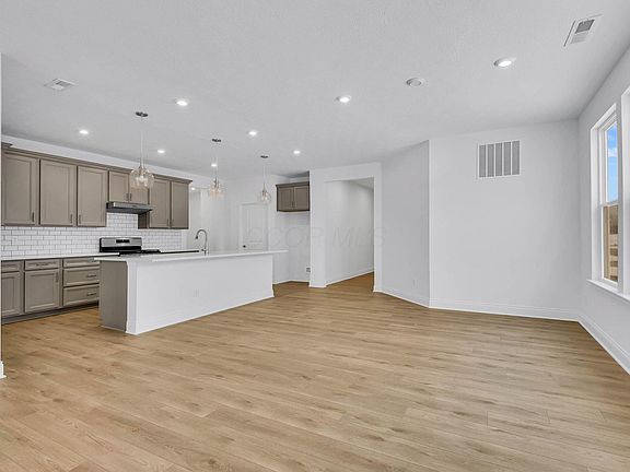 3rd image of 1213 Ashlar Ln Lot 30041