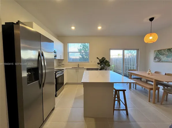 2627 SE 28th Dr, Homestead, FL