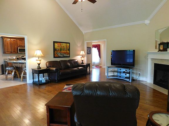 5th image of 415 Roberts Creek Cir