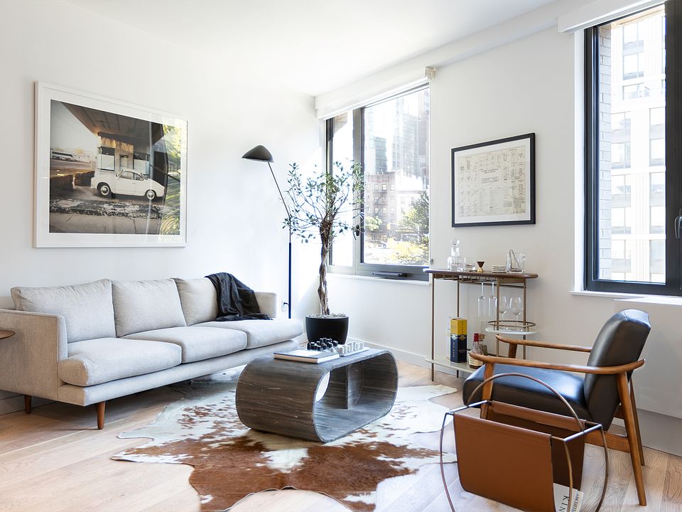 1st image of 445 W 35th St APT 3L