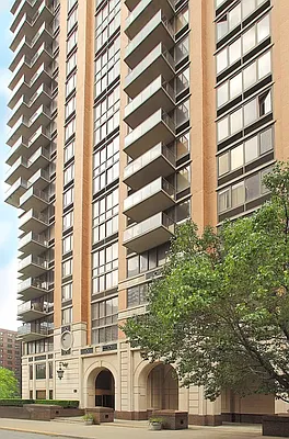 Sold by Douglas Elliman | media 24