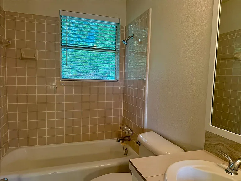 1109 Fauntleroy Trl — Photo 21