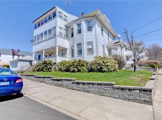 51 Eagle St, Ansonia, CT 06401