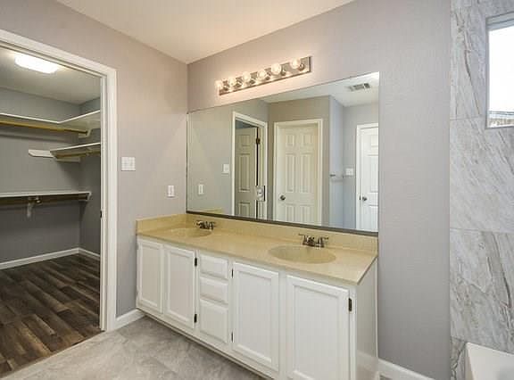 5th image of 1216 Strickland Dr