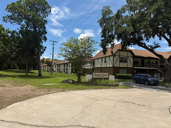 3rd image of 3128 SIR HAMILTON CIRCLE #4